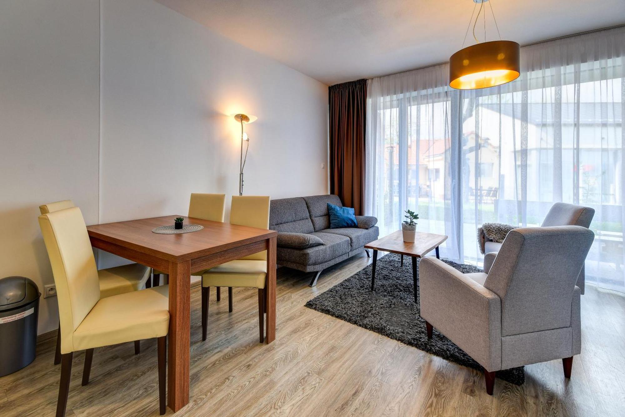 Apartments Ceresnovy Sad & Wellness วิสโซเค ดาตรี ภายนอก รูปภาพ