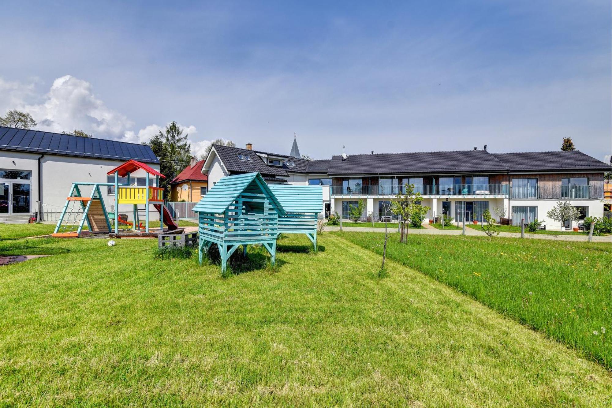 Apartments Ceresnovy Sad & Wellness วิสโซเค ดาตรี ภายนอก รูปภาพ